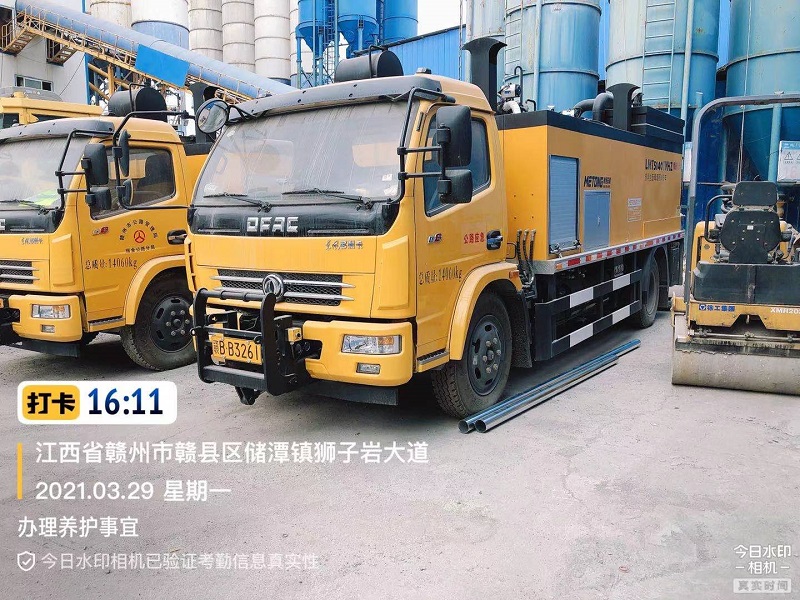 拌和站路面综合养护车